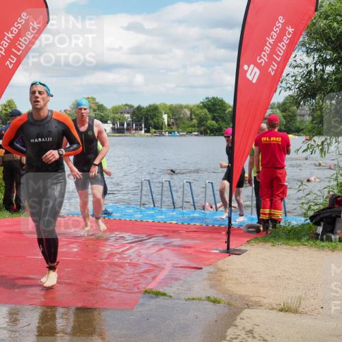 16.06.2024 - 7 Türme Triathlon KatJ http://msf.ph/oto/6318610 16.06.2024 11:56:07 Schwimmen 320, 329, 371, 384, 396, 402, 413, 430, 437, 454, 463, 485, 495, 551, 599, 616 meine-sportfotos.de