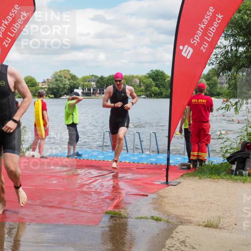 16.06.2024 - 7 Türme Triathlon KatJ http://msf.ph/oto/6318627 16.06.2024 11:56:08 Schwimmen 329, 371, 396, 402, 413, 430, 437, 454, 463, 485, 495, 551, 599, 616 meine-sportfotos.de