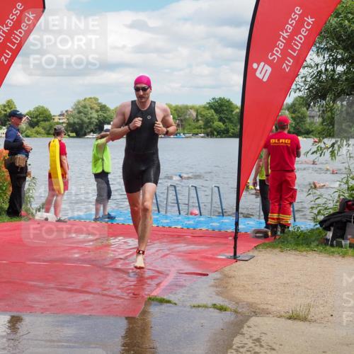16.06.2024 - 7 Türme Triathlon KatJ http://msf.ph/oto/6318640 16.06.2024 11:56:09 Schwimmen 329, 371, 396, 402, 413, 430, 437, 454, 463, 485, 495, 551, 599, 616 meine-sportfotos.de