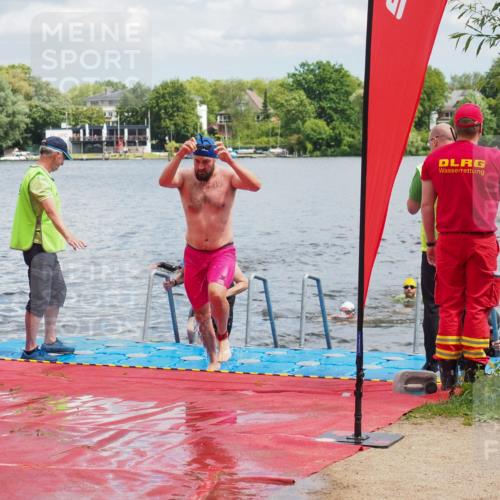 16.06.2024 - 7 Türme Triathlon KatJ http://msf.ph/oto/6318652 16.06.2024 11:56:15 Schwimmen 374, 382, 391, 396, 402, 404, 413, 437, 454, 481, 485, 495, 594, 599, 616 meine-sportfotos.de