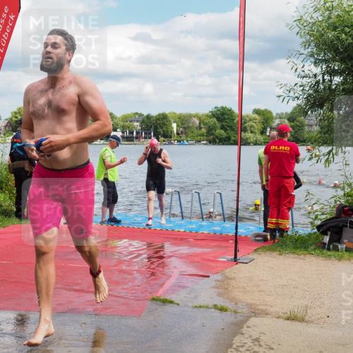 16.06.2024 - 7 Türme Triathlon KatJ http://msf.ph/oto/6318668 16.06.2024 11:56:17 Schwimmen 374, 382, 391, 396, 402, 404, 413, 437, 454, 481, 485, 495, 594, 599, 616 meine-sportfotos.de