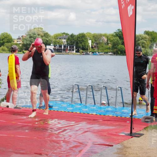 16.06.2024 - 7 Türme Triathlon KatJ http://msf.ph/oto/6318677 16.06.2024 11:56:19 Schwimmen 374, 382, 391, 396, 404, 413, 437, 454, 481, 485, 495, 594, 599, 616 meine-sportfotos.de