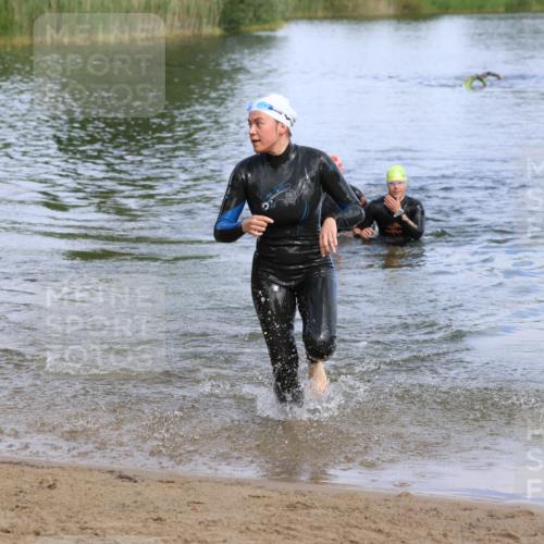 16.06.2024 - 26. Vierlanden-Triathlon Strokosch-Dieckow http://msf.ph/oto/6318688 16.06.2024 10:10:30 Schwimmen 193, 193 meine-sportfotos.de