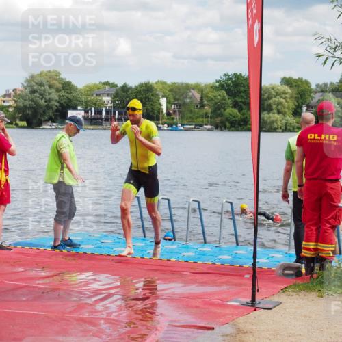16.06.2024 - 7 Türme Triathlon KatJ http://msf.ph/oto/6318755 16.06.2024 11:56:32 Schwimmen 374, 382, 391, 404, 410, 413, 481, 485, 495, 523, 535, 541, 548, 575, 594, 599 meine-sportfotos.de