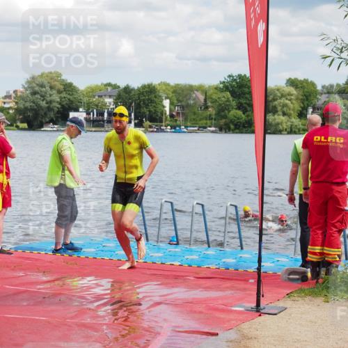 16.06.2024 - 7 Türme Triathlon KatJ http://msf.ph/oto/6318759 16.06.2024 11:56:32 Schwimmen 374, 382, 391, 404, 410, 413, 481, 485, 495, 523, 535, 541, 548, 575, 594, 599 meine-sportfotos.de