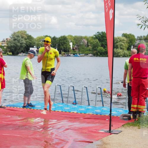 16.06.2024 - 7 Türme Triathlon KatJ http://msf.ph/oto/6318766 16.06.2024 11:56:32 Schwimmen 374, 382, 391, 404, 410, 413, 481, 485, 495, 523, 535, 541, 548, 575, 594, 599 meine-sportfotos.de
