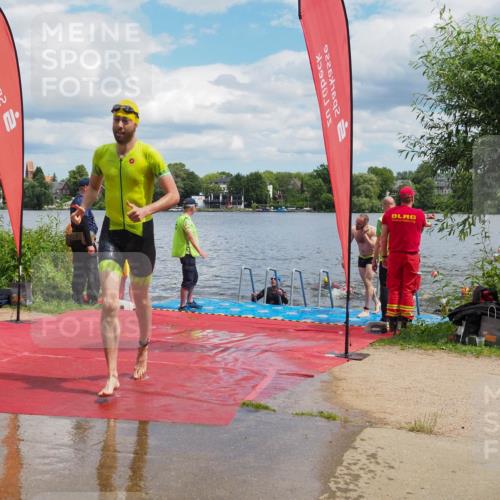 16.06.2024 - 7 Türme Triathlon KatJ http://msf.ph/oto/6318774 16.06.2024 11:56:34 Schwimmen 374, 382, 391, 404, 410, 413, 481, 495, 523, 535, 541, 548, 575, 594, 599 meine-sportfotos.de