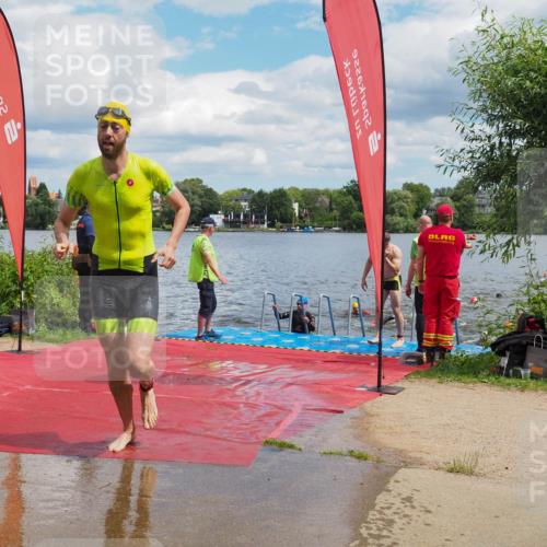 16.06.2024 - 7 Türme Triathlon KatJ http://msf.ph/oto/6318780 16.06.2024 11:56:34 Schwimmen 374, 382, 391, 404, 410, 413, 481, 495, 523, 535, 541, 548, 575, 594, 599 meine-sportfotos.de