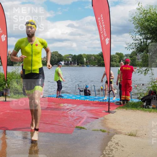 16.06.2024 - 7 Türme Triathlon KatJ http://msf.ph/oto/6318782 16.06.2024 11:56:34 Schwimmen 374, 382, 391, 404, 410, 413, 481, 495, 523, 535, 541, 548, 575, 594, 599 meine-sportfotos.de