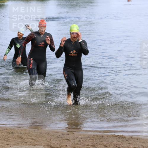 16.06.2024 - 26. Vierlanden-Triathlon Strokosch-Dieckow http://msf.ph/oto/6318785 16.06.2024 10:10:37 Schwimmen 193, 197, 198, 224, 193, 197, 198, 224 meine-sportfotos.de