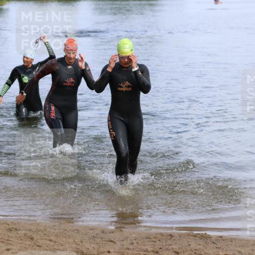 16.06.2024 - 26. Vierlanden-Triathlon Strokosch-Dieckow http://msf.ph/oto/6318796 16.06.2024 10:10:37 Schwimmen 193, 197, 198, 224, 193, 197, 198, 224 meine-sportfotos.de