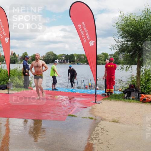 16.06.2024 - 7 Türme Triathlon KatJ http://msf.ph/oto/6318802 16.06.2024 11:56:38 Schwimmen 374, 382, 391, 404, 410, 413, 481, 495, 523, 535, 541, 548, 575, 594 meine-sportfotos.de