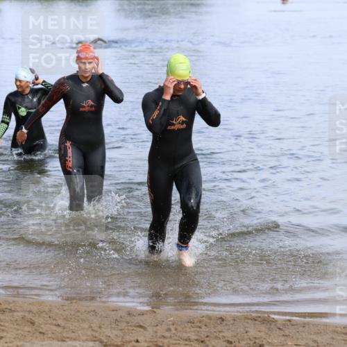 16.06.2024 - 26. Vierlanden-Triathlon Strokosch-Dieckow http://msf.ph/oto/6318819 16.06.2024 10:10:37 Schwimmen 193, 197, 198, 224, 193, 197, 198, 224 meine-sportfotos.de