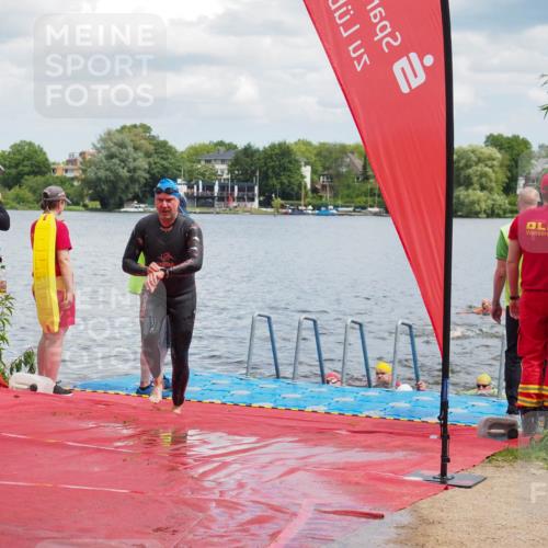 16.06.2024 - 7 Türme Triathlon KatJ http://msf.ph/oto/6318823 16.06.2024 11:56:41 Schwimmen 374, 382, 391, 404, 410, 413, 481, 495, 523, 535, 541, 548, 575, 594 meine-sportfotos.de