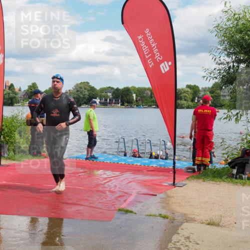 16.06.2024 - 7 Türme Triathlon KatJ http://msf.ph/oto/6318834 16.06.2024 11:56:43 Schwimmen 374, 382, 391, 404, 410, 413, 481, 495, 523, 535, 541, 548, 575, 594 meine-sportfotos.de