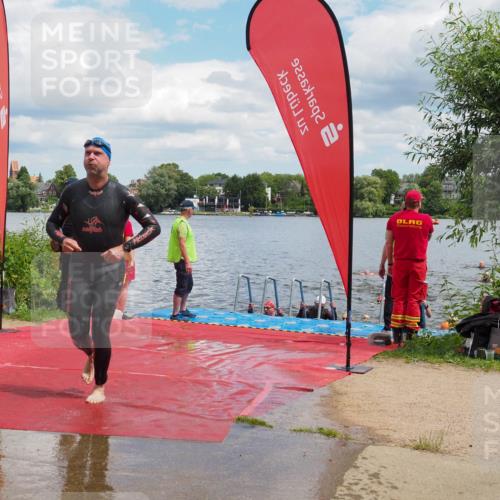 16.06.2024 - 7 Türme Triathlon KatJ http://msf.ph/oto/6318838 16.06.2024 11:56:43 Schwimmen 374, 382, 391, 404, 410, 413, 481, 495, 523, 535, 541, 548, 575, 594 meine-sportfotos.de
