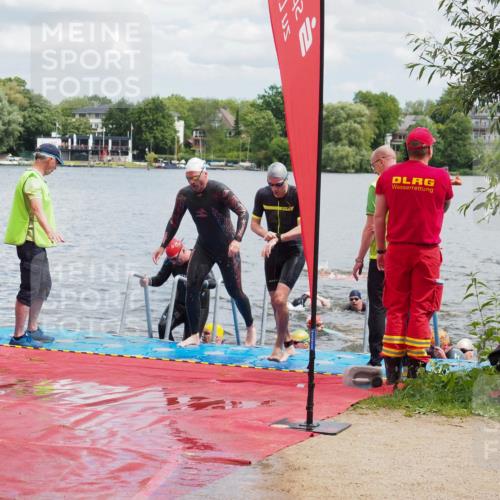 16.06.2024 - 7 Türme Triathlon KatJ http://msf.ph/oto/6318851 16.06.2024 11:56:46 Schwimmen 374, 382, 391, 404, 410, 413, 481, 495, 523, 535, 541, 548, 575, 594 meine-sportfotos.de