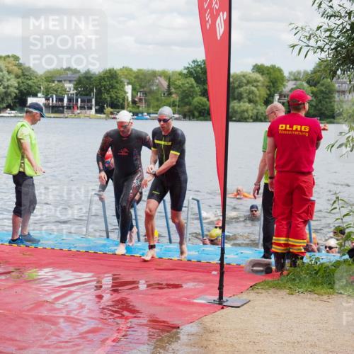 16.06.2024 - 7 Türme Triathlon KatJ http://msf.ph/oto/6318862 16.06.2024 11:56:47 Schwimmen 374, 382, 391, 404, 410, 413, 481, 495, 523, 535, 541, 548, 575, 594 meine-sportfotos.de