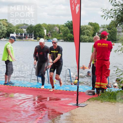 16.06.2024 - 7 Türme Triathlon KatJ http://msf.ph/oto/6318864 16.06.2024 11:56:47 Schwimmen 374, 382, 391, 404, 410, 413, 481, 495, 523, 535, 541, 548, 575, 594 meine-sportfotos.de