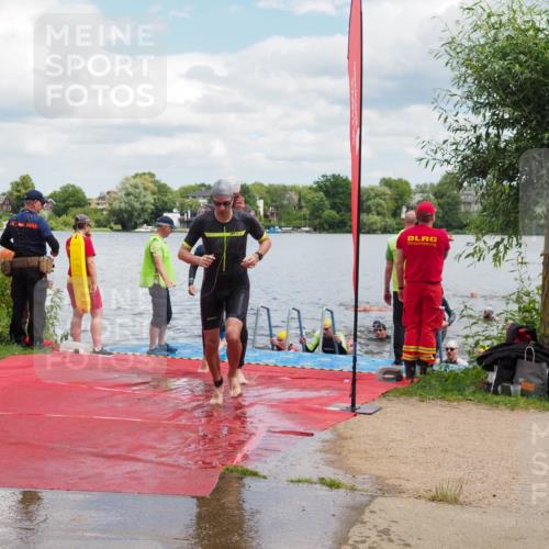 16.06.2024 - 7 Türme Triathlon KatJ http://msf.ph/oto/6318873 16.06.2024 11:56:49 Schwimmen 374, 382, 391, 404, 410, 413, 481, 495, 523, 535, 541, 548, 575, 594 meine-sportfotos.de