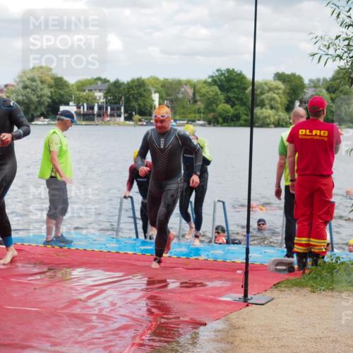 16.06.2024 - 7 Türme Triathlon KatJ http://msf.ph/oto/6318900 16.06.2024 11:56:52 Schwimmen 317, 374, 382, 391, 404, 410, 481, 495, 523, 535, 541, 548, 575, 594 meine-sportfotos.de