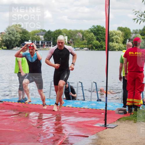 16.06.2024 - 7 Türme Triathlon KatJ http://msf.ph/oto/6318937 16.06.2024 11:56:57 Schwimmen 317, 344, 374, 382, 391, 404, 410, 481, 523, 535, 541, 548, 560, 575, 594 meine-sportfotos.de