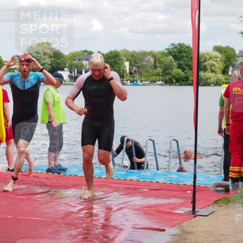 16.06.2024 - 7 Türme Triathlon KatJ http://msf.ph/oto/6318946 16.06.2024 11:56:58 Schwimmen 317, 344, 374, 382, 391, 404, 410, 481, 523, 535, 541, 548, 560, 575, 594 meine-sportfotos.de