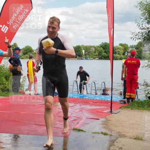 16.06.2024 - 7 Türme Triathlon KatJ http://msf.ph/oto/6318956 16.06.2024 11:56:59 Schwimmen 317, 344, 374, 391, 410, 481, 523, 535, 541, 548, 560, 575, 594 meine-sportfotos.de
