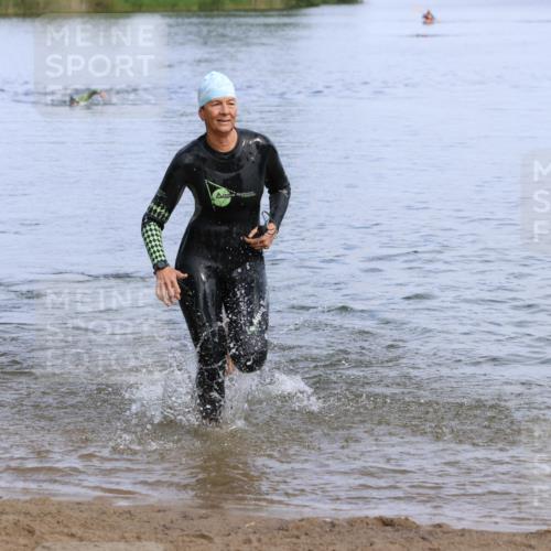 16.06.2024 - 26. Vierlanden-Triathlon Strokosch-Dieckow http://msf.ph/oto/6318967 16.06.2024 10:10:42 Schwimmen 193, 197, 198, 224, 193, 197, 198, 224 meine-sportfotos.de