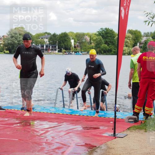 16.06.2024 - 7 Türme Triathlon KatJ http://msf.ph/oto/6318976 16.06.2024 11:57:03 Schwimmen 317, 344, 410, 523, 535, 541, 548, 560, 575 meine-sportfotos.de