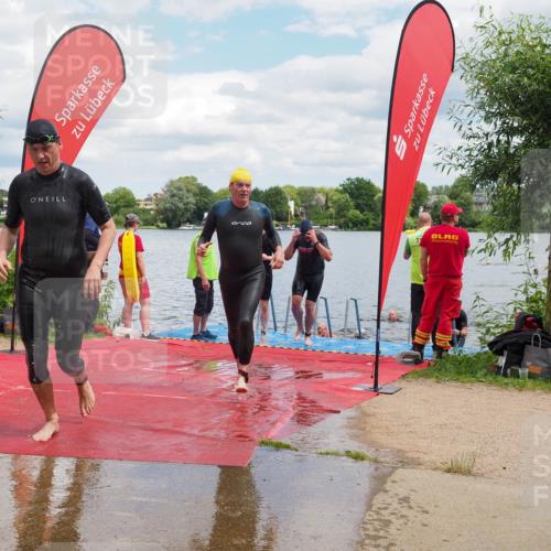 16.06.2024 - 7 Türme Triathlon KatJ http://msf.ph/oto/6318994 16.06.2024 11:57:04 Schwimmen 317, 344, 410, 523, 535, 541, 548, 560, 575 meine-sportfotos.de