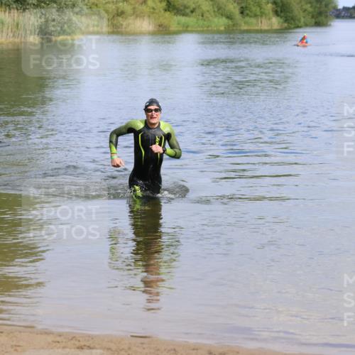 16.06.2024 - 26. Vierlanden-Triathlon Strokosch-Dieckow http://msf.ph/oto/6319055 16.06.2024 10:11:19 Schwimmen 213, 213 meine-sportfotos.de