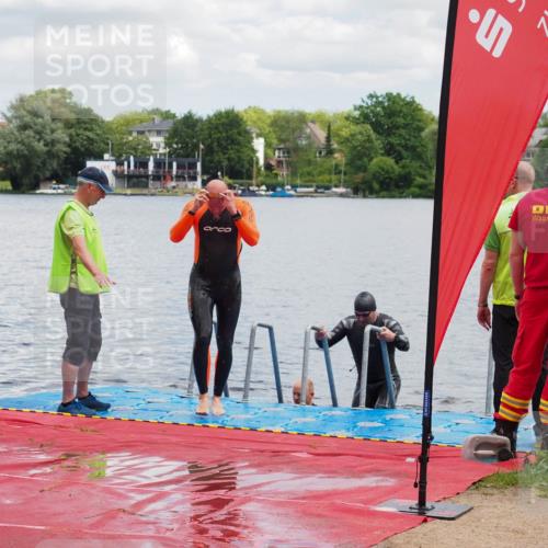 16.06.2024 - 7 Türme Triathlon KatJ http://msf.ph/oto/6319077 16.06.2024 11:57:17 Schwimmen 317, 344, 407, 475, 541, 549, 560 meine-sportfotos.de