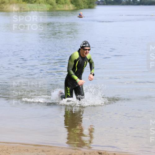 16.06.2024 - 26. Vierlanden-Triathlon Strokosch-Dieckow http://msf.ph/oto/6319078 16.06.2024 10:11:21 Schwimmen 213, 213 meine-sportfotos.de