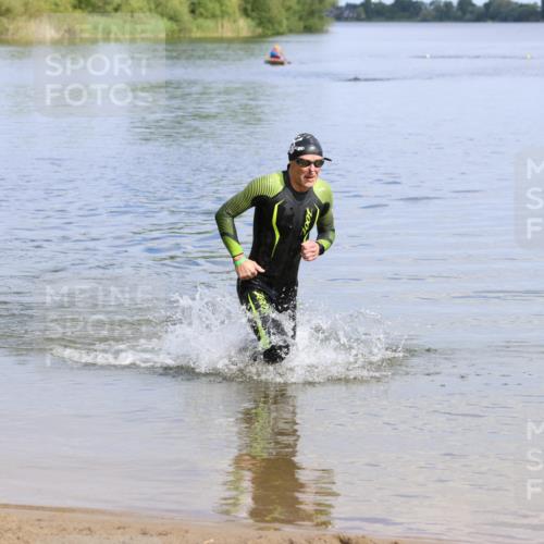 16.06.2024 - 26. Vierlanden-Triathlon Strokosch-Dieckow http://msf.ph/oto/6319088 16.06.2024 10:11:21 Schwimmen 213, 213 meine-sportfotos.de