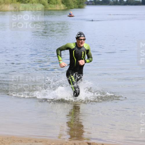 16.06.2024 - 26. Vierlanden-Triathlon Strokosch-Dieckow http://msf.ph/oto/6319101 16.06.2024 10:11:22 Schwimmen 213, 213 meine-sportfotos.de