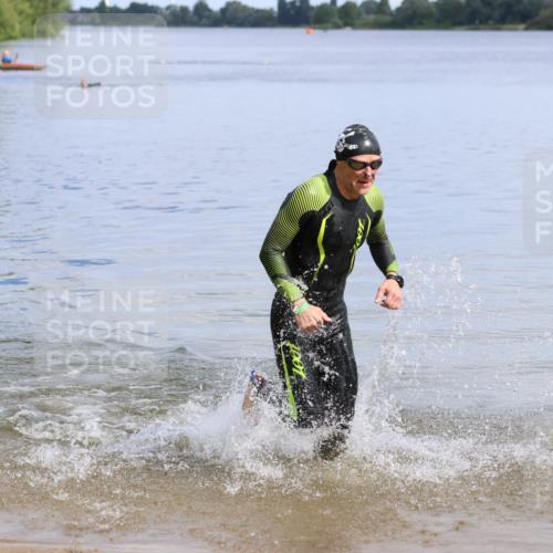 16.06.2024 - 26. Vierlanden-Triathlon Strokosch-Dieckow http://msf.ph/oto/6319188 16.06.2024 10:11:23 Schwimmen 213, 213 meine-sportfotos.de