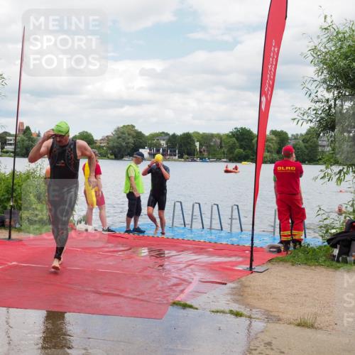 16.06.2024 - 7 Türme Triathlon KatJ http://msf.ph/oto/6319218 16.06.2024 11:58:04 Schwimmen 375, 377, 455, 525, 549, 590 meine-sportfotos.de