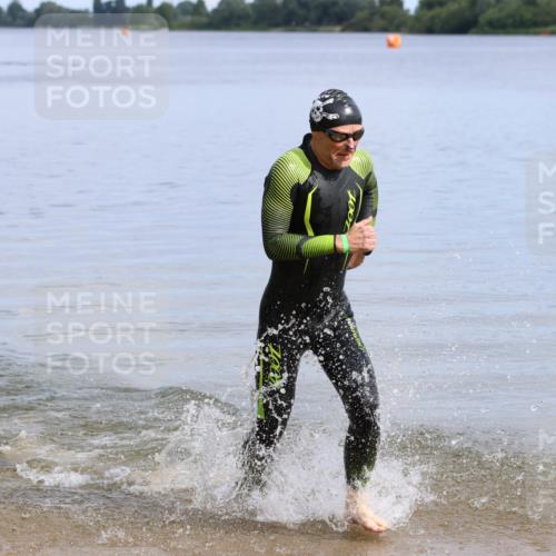 16.06.2024 - 26. Vierlanden-Triathlon Strokosch-Dieckow http://msf.ph/oto/6319241 16.06.2024 10:11:23 Schwimmen 213, 213 meine-sportfotos.de