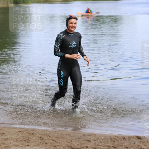 16.06.2024 - 26. Vierlanden-Triathlon Strokosch-Dieckow http://msf.ph/oto/6319530 16.06.2024 10:12:55 Schwimmen 184, 184 meine-sportfotos.de