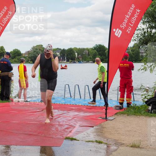 16.06.2024 - 7 Türme Triathlon KatJ http://msf.ph/oto/6319687 16.06.2024 11:59:23 Schwimmen 322, 350, 365, 414, 422, 448, 487, 558 meine-sportfotos.de