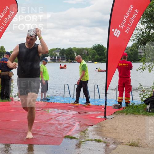 16.06.2024 - 7 Türme Triathlon KatJ http://msf.ph/oto/6319699 16.06.2024 11:59:23 Schwimmen 322, 350, 365, 414, 422, 448, 487, 558 meine-sportfotos.de