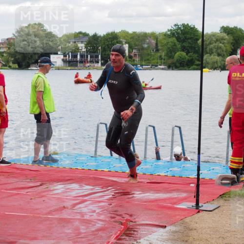16.06.2024 - 7 Türme Triathlon KatJ http://msf.ph/oto/6319735 16.06.2024 11:59:39 Schwimmen 322, 365, 439, 487, 558 meine-sportfotos.de