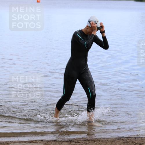 16.06.2024 - 26. Vierlanden-Triathlon Strokosch-Dieckow http://msf.ph/oto/6319768 16.06.2024 10:14:16 Schwimmen 186, 196, 186, 196 meine-sportfotos.de