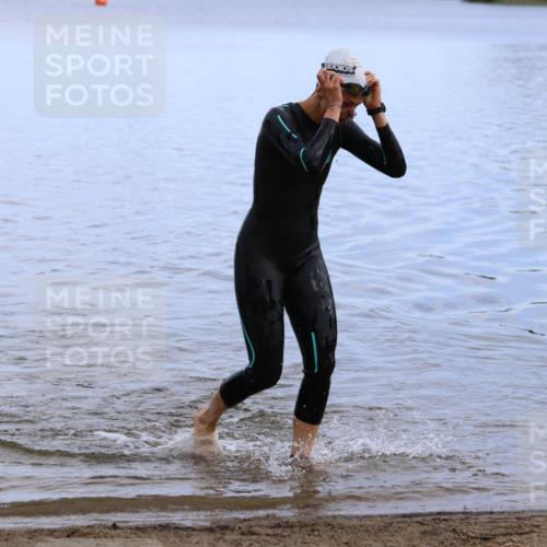 16.06.2024 - 26. Vierlanden-Triathlon Strokosch-Dieckow http://msf.ph/oto/6319778 16.06.2024 10:14:16 Schwimmen 186, 196, 186, 196 meine-sportfotos.de