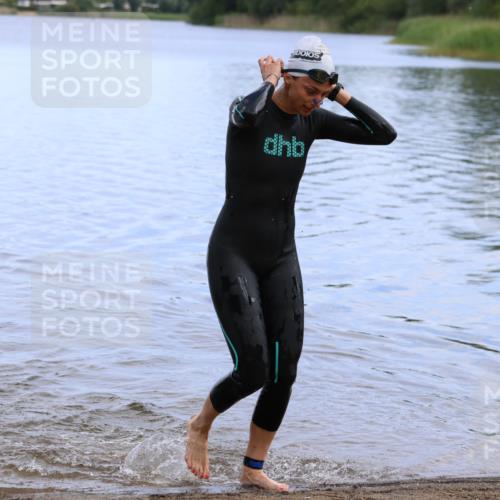 16.06.2024 - 26. Vierlanden-Triathlon Strokosch-Dieckow http://msf.ph/oto/6319890 16.06.2024 10:14:17 Schwimmen 186, 196, 186, 196 meine-sportfotos.de