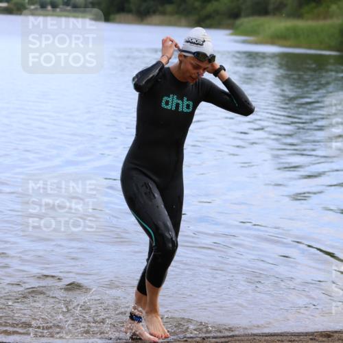 16.06.2024 - 26. Vierlanden-Triathlon Strokosch-Dieckow http://msf.ph/oto/6319900 16.06.2024 10:14:17 Schwimmen 186, 196, 186, 196 meine-sportfotos.de