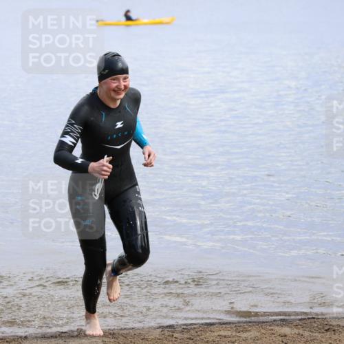 16.06.2024 - 26. Vierlanden-Triathlon Strokosch-Dieckow http://msf.ph/oto/6319990 16.06.2024 10:42:34 Schwimmen 195, 195 meine-sportfotos.de