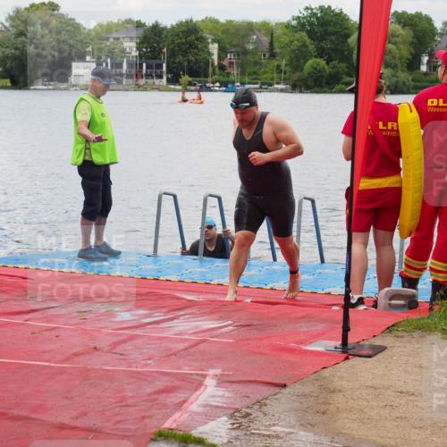 16.06.2024 - 7 Türme Triathlon KatJ http://msf.ph/oto/6320002 16.06.2024 12:02:12 Schwimmen 345, 403 meine-sportfotos.de