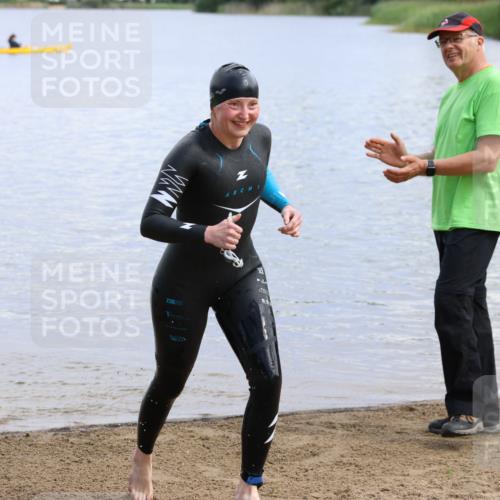 16.06.2024 - 26. Vierlanden-Triathlon Strokosch-Dieckow http://msf.ph/oto/6320021 16.06.2024 10:42:35 Schwimmen 195, 195 meine-sportfotos.de